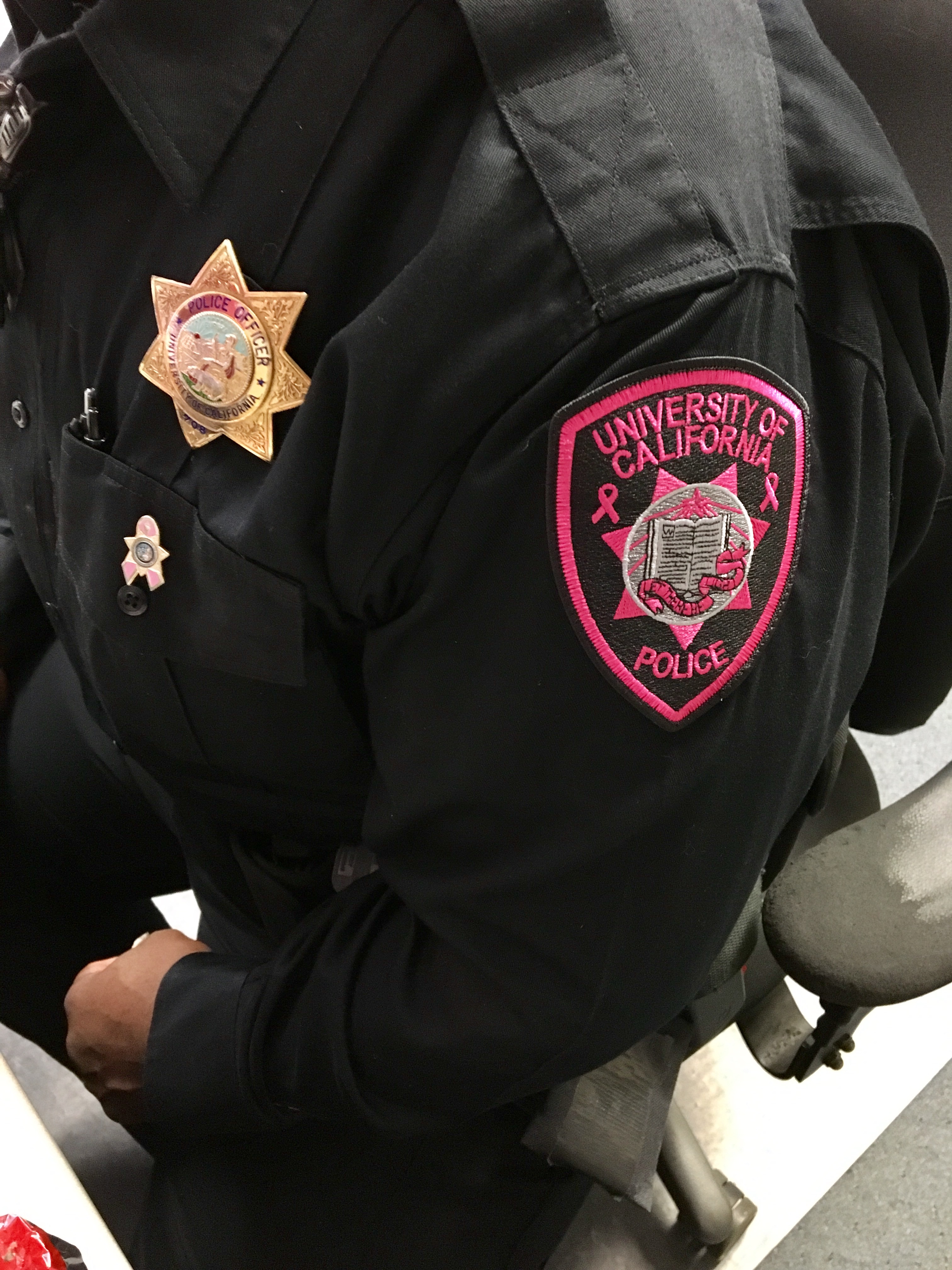 PolicewearspinkpatchinsupportofBreastCancerAwareness