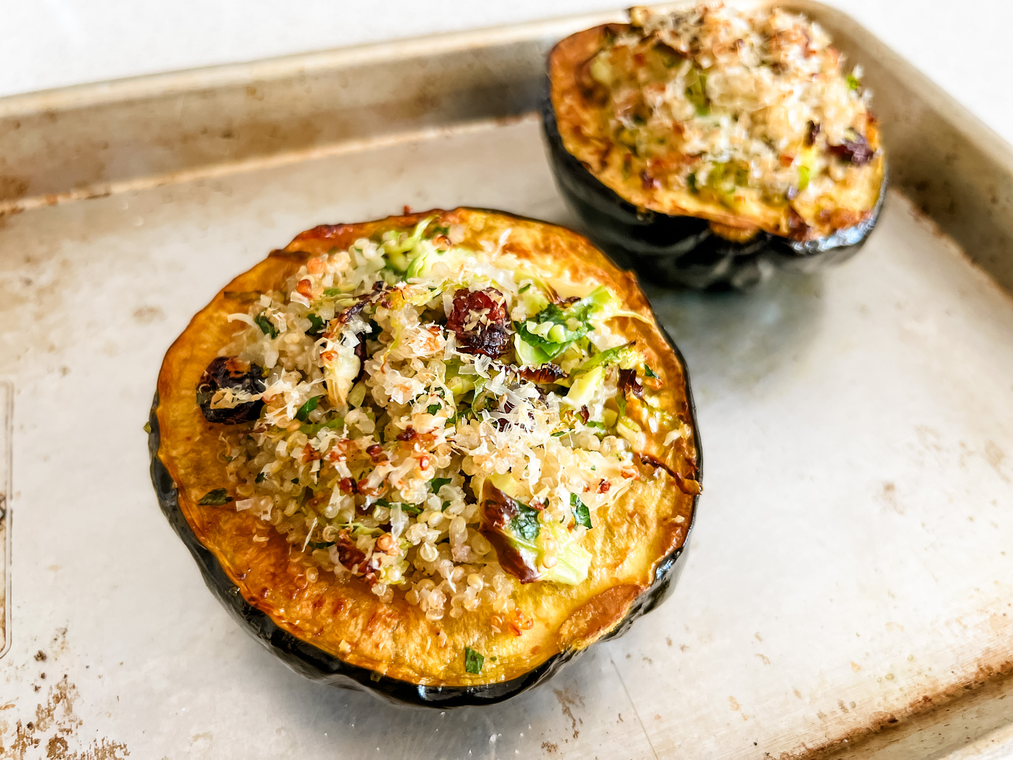 https://www.sansumclinic.org/images/default-source/stock-images/recipes/stuffed-acorn-squash.jpg?sfvrsn=55bf4bb4_1